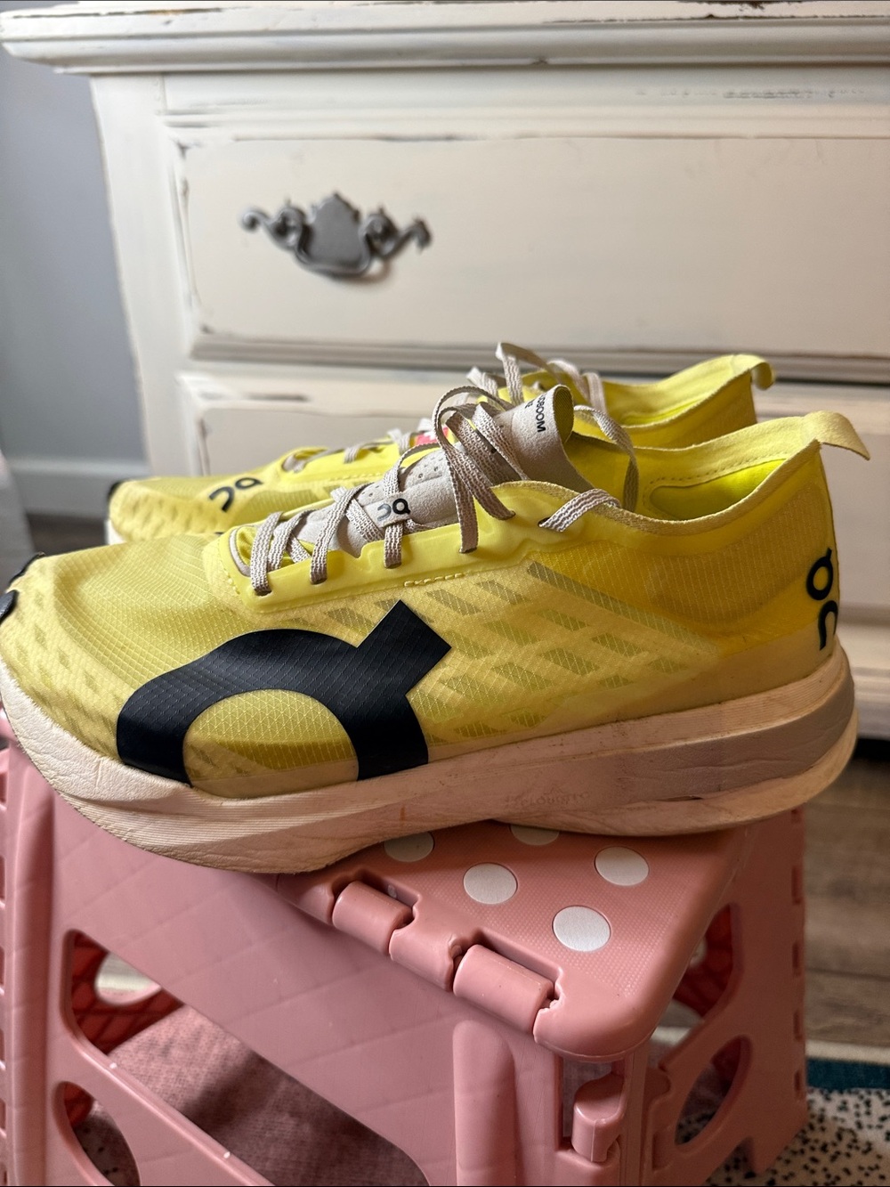 OnCloud CloudBoom Strike Women’s Running Shoes - Yellow - Picture 2 of 16